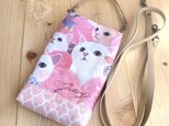 ＜猫と薔薇＞　スマホポーチ　持ち手/ショルダー　帆布裏地　本革ベルトの画像
