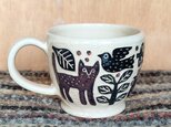 猫と小鳥の搔きおとしコーヒーカップの画像