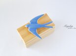 『優雅なブローチシリーズ　春夏の空に可愛いブルーのツバメ』ライトブルー　燕　つばめの画像