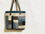 毛糸編みパッワークの小ぶりなかばんの画像