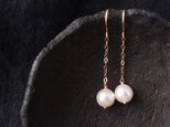 【K14gf・受注制作】Round Pearl × Chain／パールスウィングピアスの画像