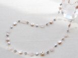 桜色　フロストローズクォーツと２種のパールの春待ちネックレス１４kgf