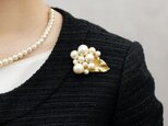 【ブローチ】ヴィンテージな真鍮 リーフ/葉っぱ付 お花・コットンパール 大