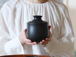 父の日♪お家で居酒屋気分♪【3分で熱燗が楽しめる】熱燗からぬる燗まで優しい味に、山淳製陶所さんのつくる酒燗器・ぐい呑み2つ・黒の画像
