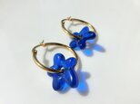 love flower earrings -blue-の画像