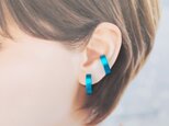 【再販】〈軽い〉〈痛くない〉〈挟むだけ〉2wayブルーフラットリングイヤリング・イヤーカフ〈直径約19㎜幅約5㎜〉(両耳用)