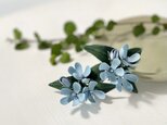 布花　幸せの青い花、ブルースターのブローチの画像