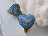 木馬イヤリング（ハートMG）