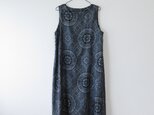 ＊アンティーク着物＊菱に華紋模様藍大島紬のワンピース（Lサイズ・割り込み絣）の画像
