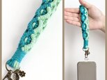 新小花と葉っぱのモチーフ付き＊【ハンドストラップ/ブルーグリーン】スマホ カメラ リストストラップ  マクラメ 綿 麻