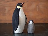 革のオブジェ　コウテイペンギン親子の画像