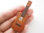 楽器と同じ材料で制作したukuleleブローチ ペンダント　アバロン貝verの画像