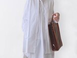 ブラウス シャツ トップス ホワイト 長袖 レディース 春 無地 スタンドカラー おしゃれ 通勤 ゆったり 上品の画像