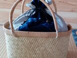 伝統の 岩手二戸 鳥越竹細工 籠バック＆巾着袋 麻藍Ⅱの画像