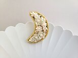 金のお月様のブローチ D