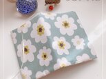 【文庫本用】北欧調のかわいいお花柄 くすみグリーン ブックカバー