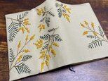 手刺繍ブックカバー ＊ミモザの画像