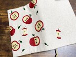 手刺繍ブックカバー ＊りんごの画像