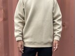 『2023新作』秋〜春まで！【ユニセックス 】ダンボールニット シームポケット付クルーネックトレーナー【ベージュ】の画像