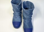 2WAYインヒールショート丈ブーツ (インディゴデニム調合皮 x ネイビー) Mサイズ 23.0cm〜23.5cmの画像