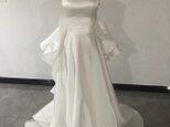 フランス風 ウエディングドレス 波形トレーン スレンダーライン ベアトップ 花嫁 /拳式の画像