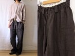 【c様専用ページ】こげ茶 綾織40リネン ゆるストレートパンツの画像