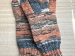 秋色のOpal毛糸で編んだ5本指手袋ーーグレー＆オレンジの画像