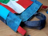 大漁旗と藍染布のインパクト大の藍染バック　木綿の画像