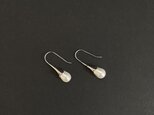真珠のフックピアス