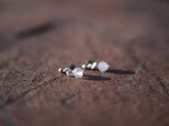 -White moonstone- mini pierceの画像