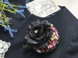 黒い薔薇とモーブピンクローズのコサージュ　入学式　卒業式　卒園式　 結婚式　フォーマル　黒　箱入り
