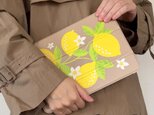 手帳型iPadケース【レモン模様】三折りスタンド機能付プラケースタイプの画像