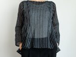 コットンシルクのふんわりプルオーバー【黒×白ストライプ・M・八分袖】の画像