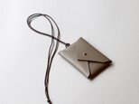 紐付きミニポーチ OLIVE(牛革）の画像