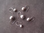 【Gray／Small】Baby Spoon Pearl Earrings／ベビースプーン パールピアス（silver）の画像