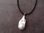 Onyx × Fishtail Baroque Pearl Necklace／オニキス × オイスターバロックパール ネックレスの画像