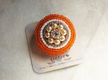 ビーズ刺繍miniブローチ　【orange】の画像