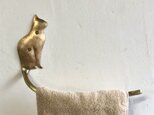 真鍮製　猫の横向きのタオルハンガー
