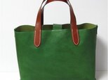 手縫いグリーンの牛革で出来たトートバッグ