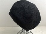 送料無料　オールブラックレースのリブ付きベレー帽