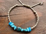 ふぞろいターコイズのマクラメ編みブレスレット