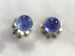 （１点もの）アフリカ産ブルーサファイアのスタッドピアス（4mm・チタンポスト）