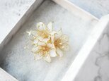 ユリの帯留め・ブローチ（2way）orポニーフック　春　白色　百合（受注制作）