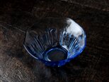 かき氷を乗せたくなる◆ブルーで素敵。昭和中期　プレスガラス小鉢　古道具　古民家　昭和レトロ　暮らしにの画像