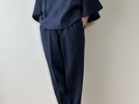 リネン100％のパンツ　ネイビー　サイズ展開あり