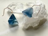 ブルーフローライト△のピアス