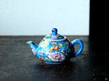鮮やかな色合い◆カラフルな草花。中国景徳鎮　色絵金彩小ぶり急須　器　チャイナレトロ　インテリアの画像
