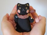 正絹縮緬人形【ちょっとコワモテな猫さん　招き猫　黒】ギフトラッピング対応　コンパクト　縁起物　母の日　敬老　正月の画像