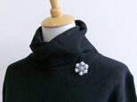 雪の結晶＊ビーズ刺繍のブローチ（24ib-S1）＊受注製作＊の画像