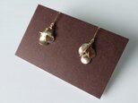 〈訳あり〉鈴なり花びらのようなピアス・イヤリング/ライトゴールド